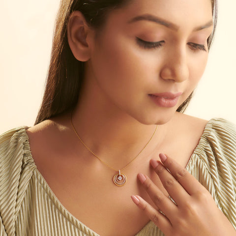 Savinnah Solitaire Pendant